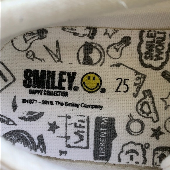 The smiley company toddler shoe $$$$. Uro size 25 - Picture 2 of 8